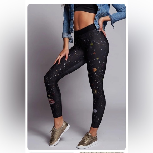 Ultracor 3 piece set, legging size XS, bra size small & jacket xsmall. - Picture 2 of 5